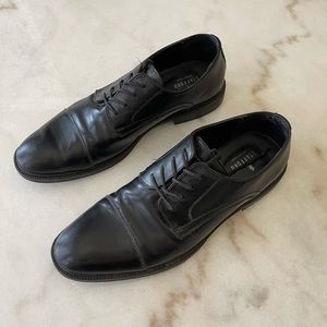 Used Stanford Mens Dress Shoe - Size 12M